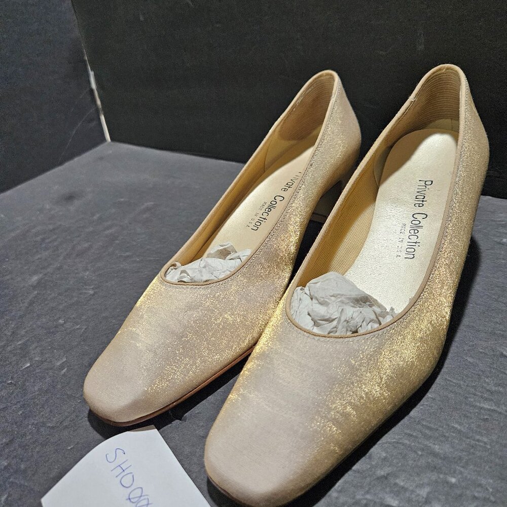 PRIVATE COLLECTION GOLD PUMPS, LOOSE INSOLE, SIZE 7